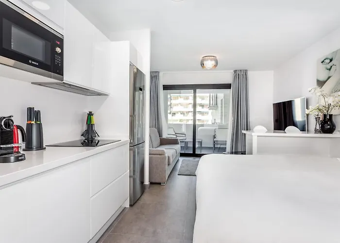 By Riva - Cozy, Contemporary In Puerto Banus Gardens 아파트 마르베야