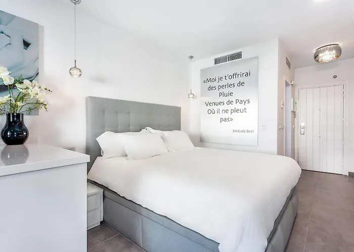 By Riva - Cozy, Contemporary In Puerto Banus Gardens *