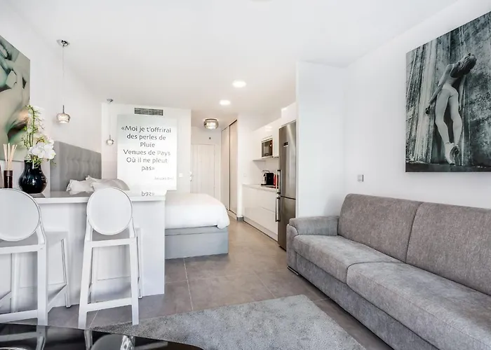 By Riva - Cozy, Contemporary In Puerto Banus Gardens * 마르베야