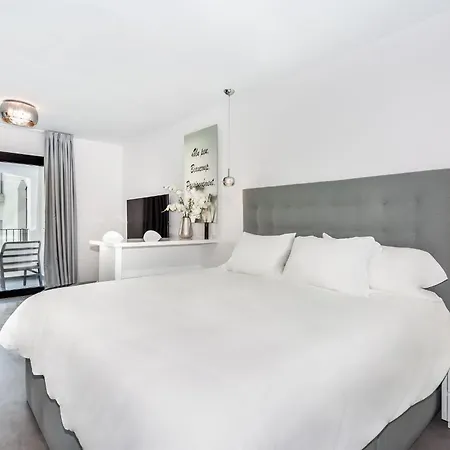 By Riva - Cozy, Contemporary In Puerto Banus Gardens * Marbellac