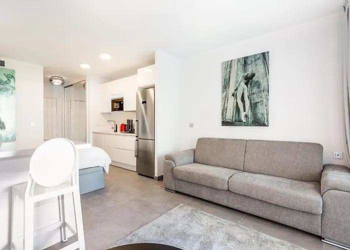 By Riva - Cozy, Contemporary In Puerto Banus Gardens Appartement