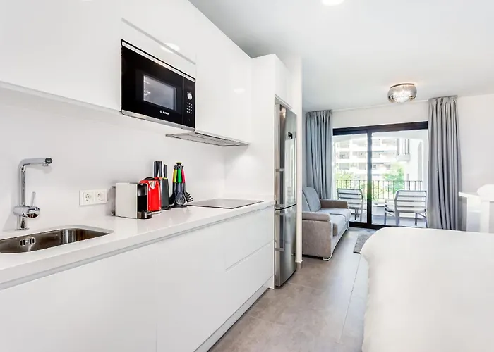By Riva - Cozy, Contemporary In Puerto Banus Gardens Appartement *