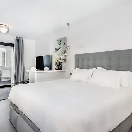 By Riva - Cozy, Contemporary In Puerto Banus Gardens *