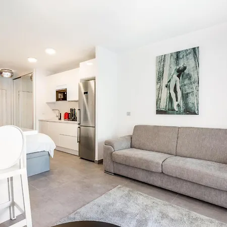 By Riva - Cozy, Contemporary In Puerto Banus Gardens Apartment