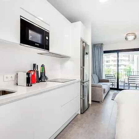By Riva - Cozy, Contemporary In Puerto Banus Gardens Lejlighed *