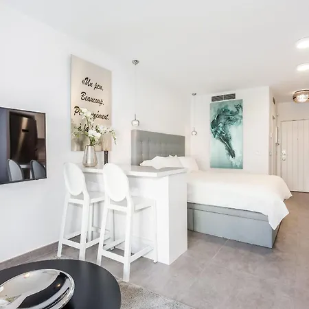 By Riva - Cozy, Contemporary In Puerto Banus Gardens Lejlighed Marbella