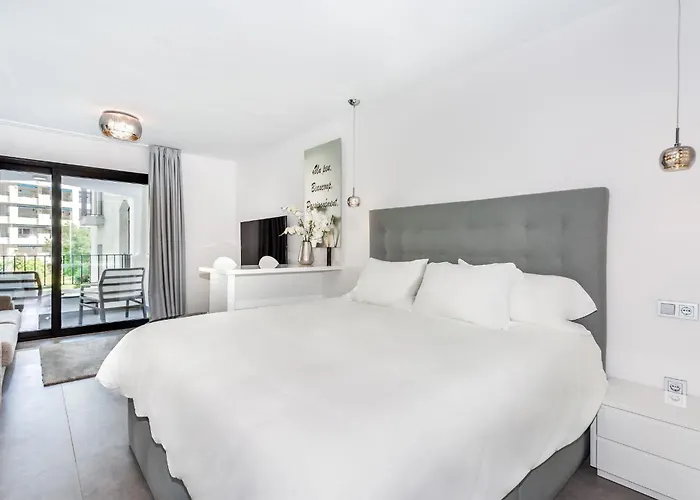 By Riva - Cozy, Contemporary In Puerto Banus Gardens * Marbella